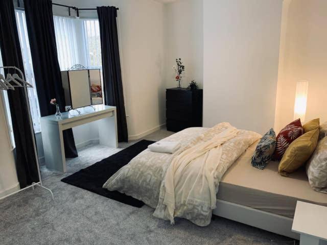 Modern & Luxurious Central Home - Free Parking Liverpool Bagian luar foto